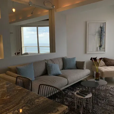 1b Beachront Pool & Gym Apt Ermitage Beach Apartament *