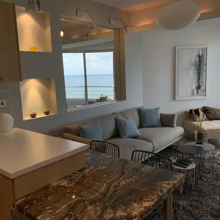 1b Beachront Pool & Gym Apt Ermitage Beach Limassol