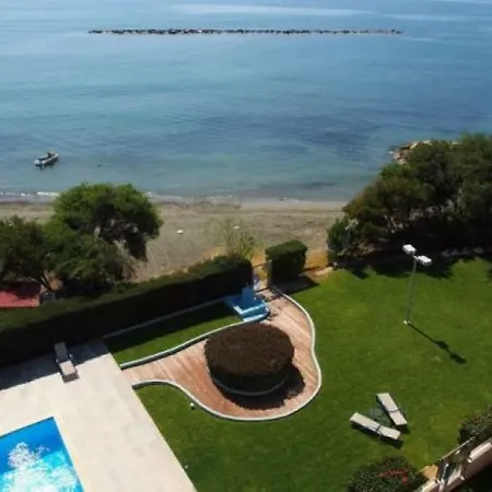 1b Beachront Pool & Gym Apt Ermitage Beach Apartment Limassol